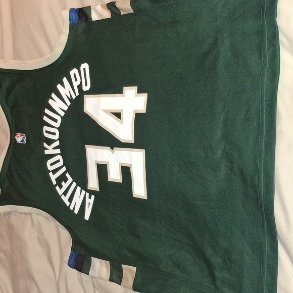 Mens Authentic Milwaukee Bucks Antetokounmpo Jersey - Picture 5 of 5